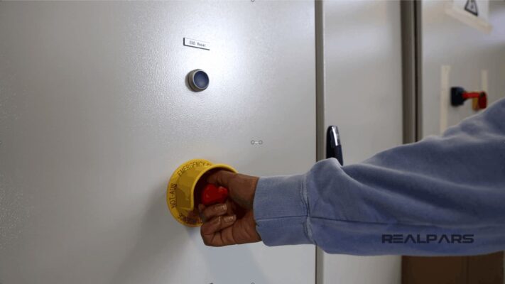 12 emergency switch lock mode 711x400 - آموزش پایه تابلو برق